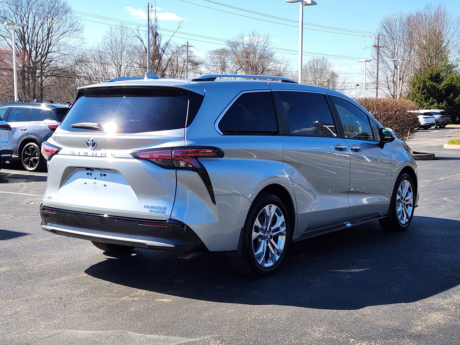 Used 2024 Toyota Sienna Platinum image 4