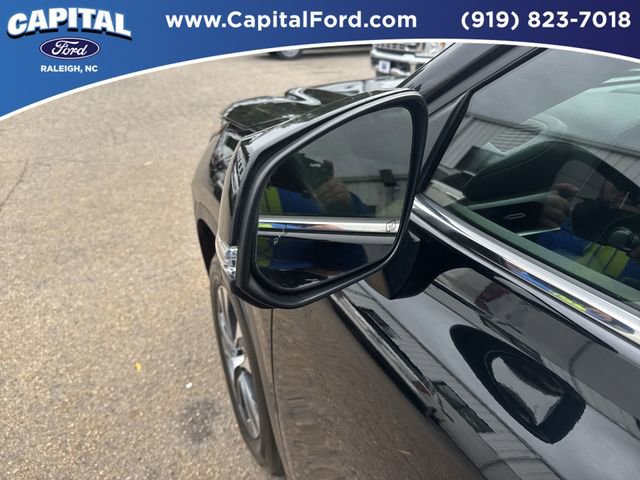 Used 2024 Toyota Highlander XLE image 11