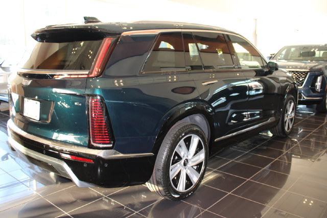 New 2027 Cadillac Vistiq Luxury AWD/4WD image 3