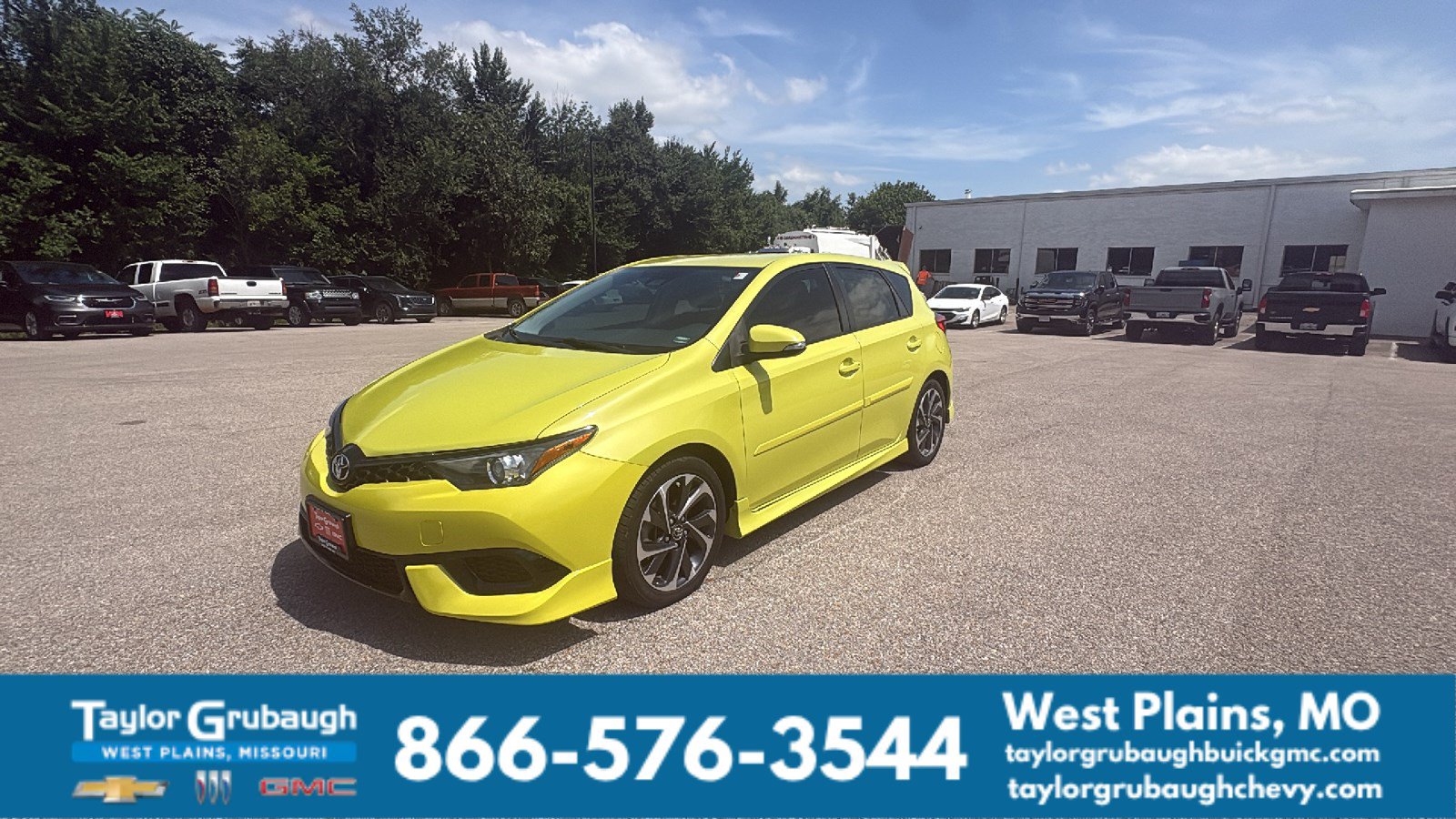 Used 2018 Toyota Corolla iM w/ All-Weather Mat Package FWD image 2
