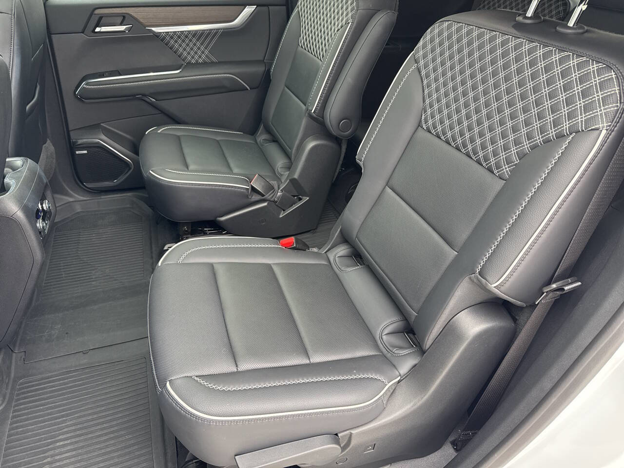 Used 2024 GMC Acadia Denali w/ LPO, Floor Liner Package image 28