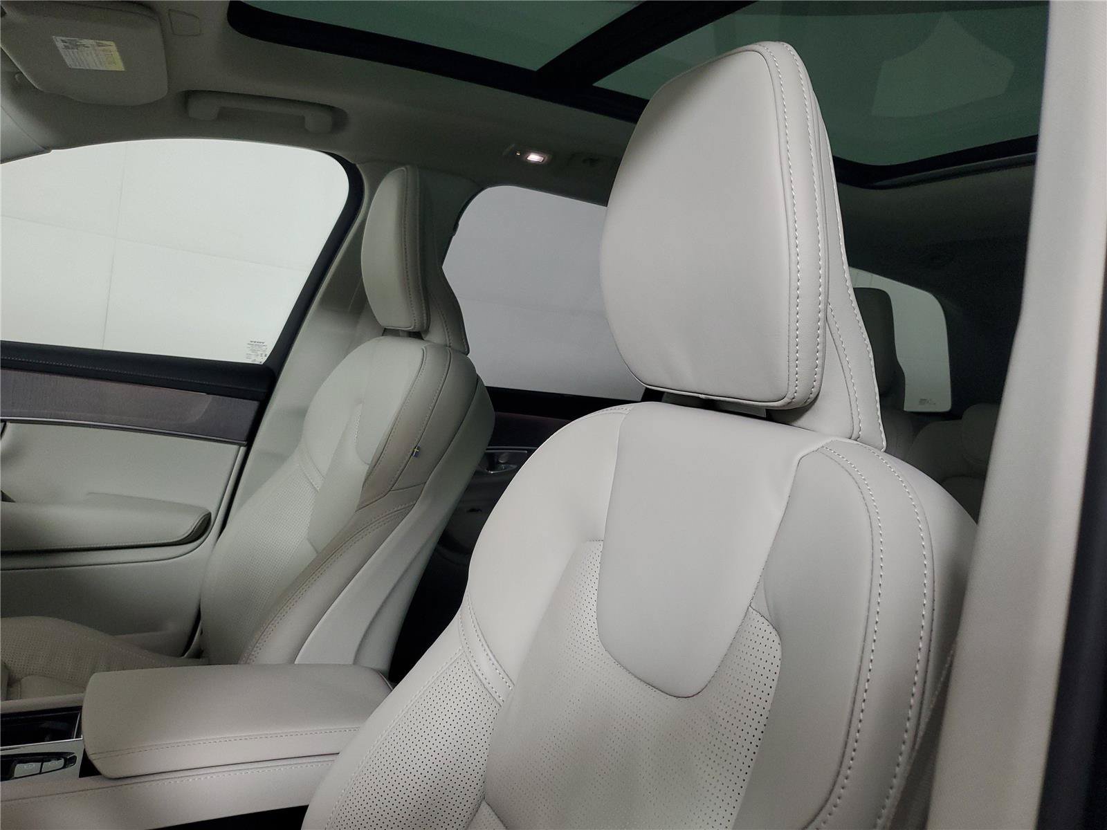 Certified 2026 Volvo XC90 B6 Ultra AWD/4WD image 23