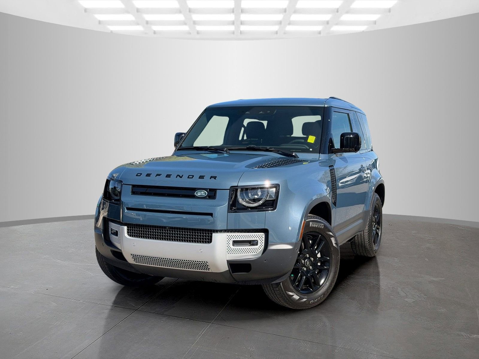 Used 2025 Land Rover Defender 90 S image 1