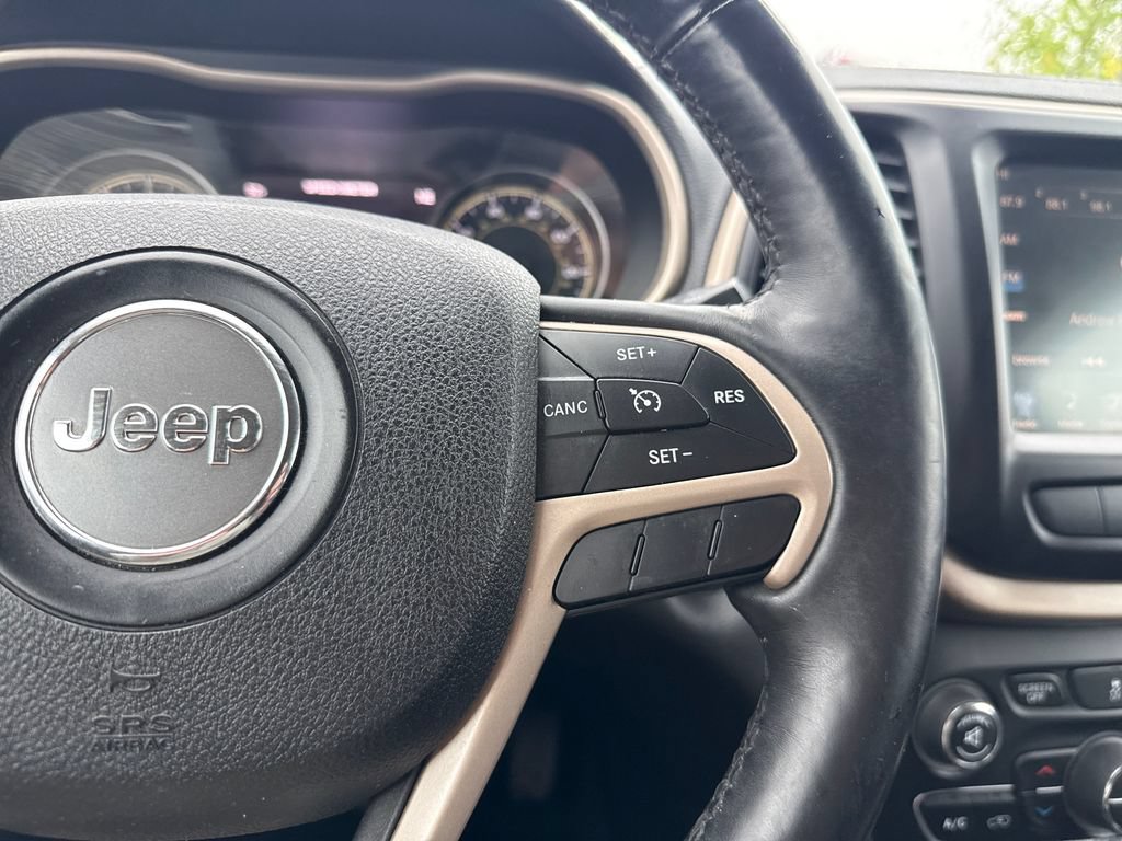 Used 2014 Jeep Cherokee Limited w/ Luxury Group AWD/4WD image 20