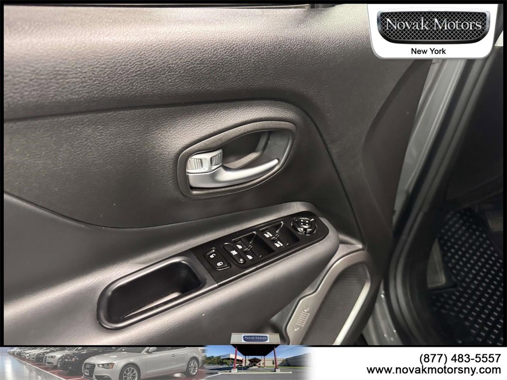 Used 2022 Jeep Renegade Latitude image 13