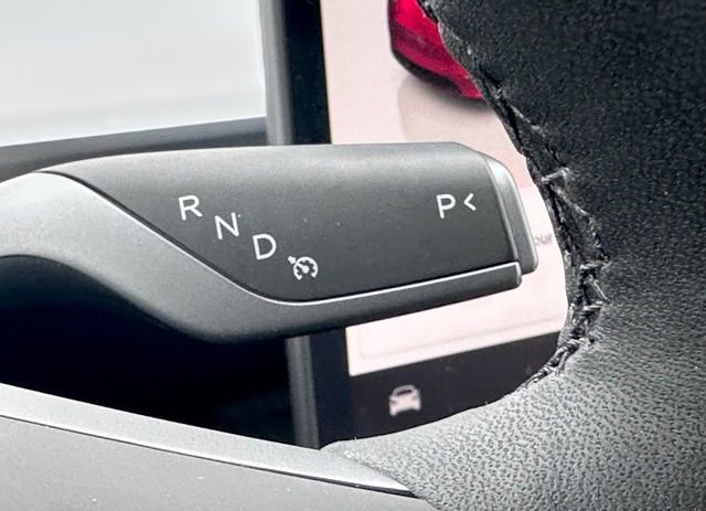 Used 2025 Tesla Model Y Long Range image 12