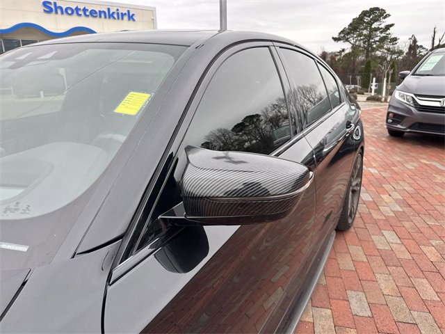 Used 2018 BMW M550i xDrive image 3