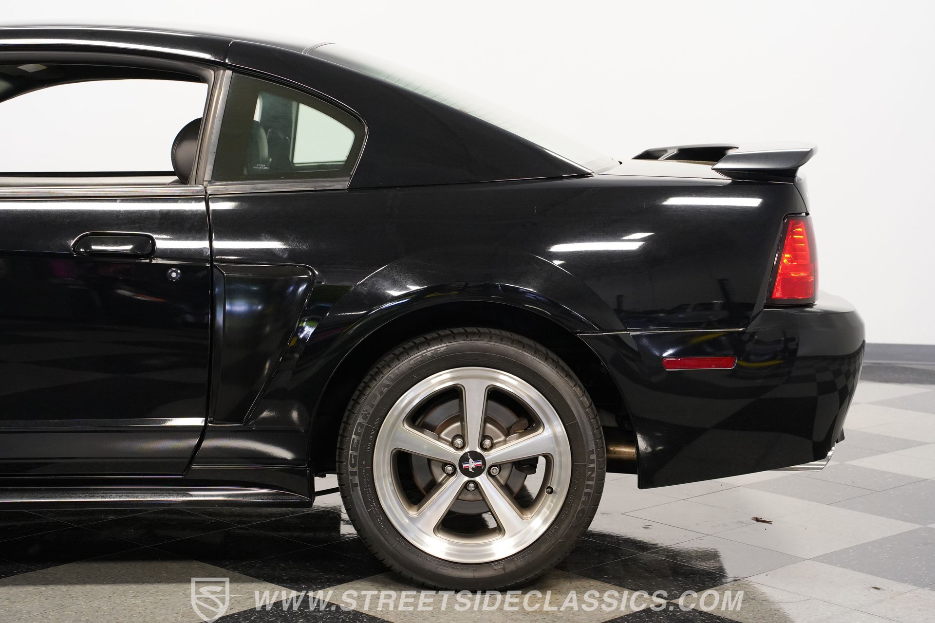 Used 2003 Ford Mustang Mach 1 RWD image 25