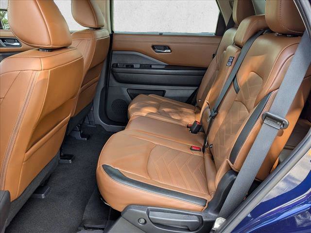 Used 2023 Nissan Pathfinder Platinum w/ Cargo Package image 19