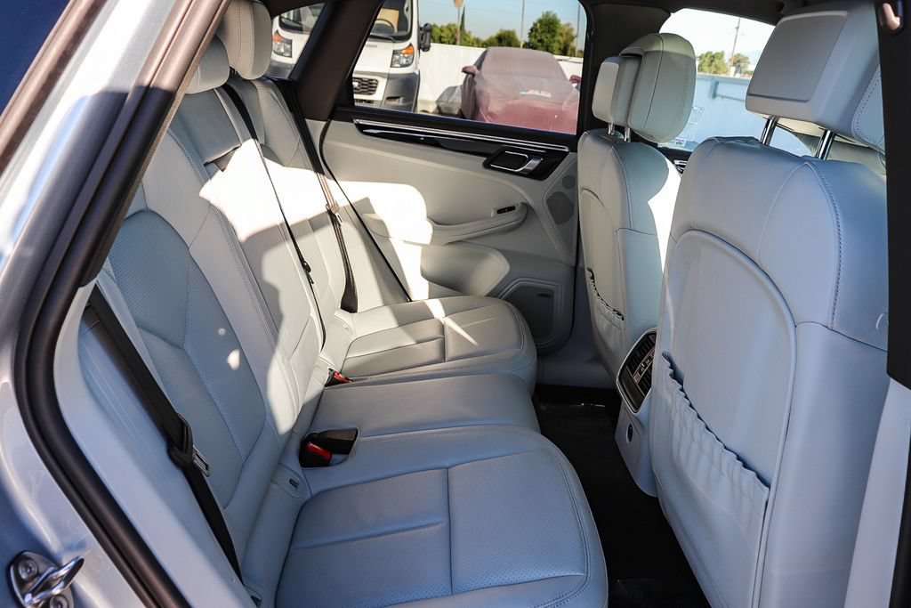 Used 2021 Porsche Macan S AWD/4WD image 20