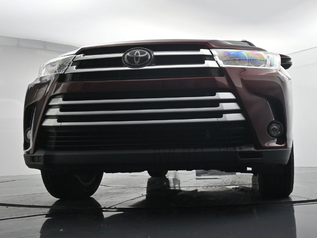 Used 2018 Toyota Highlander XLE AWD/4WD image 33