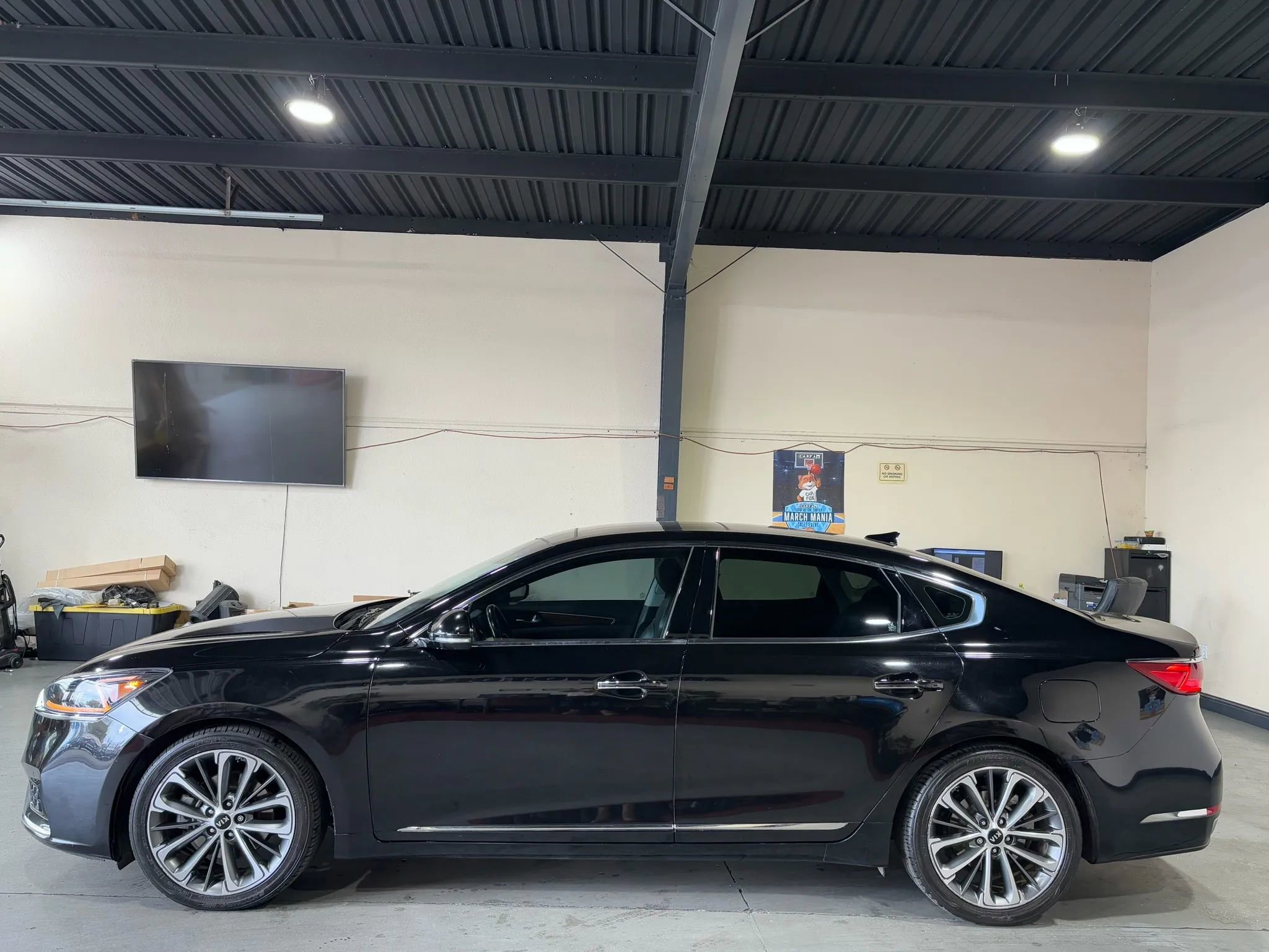 Used 2017 Kia Cadenza Technology FWD image 5