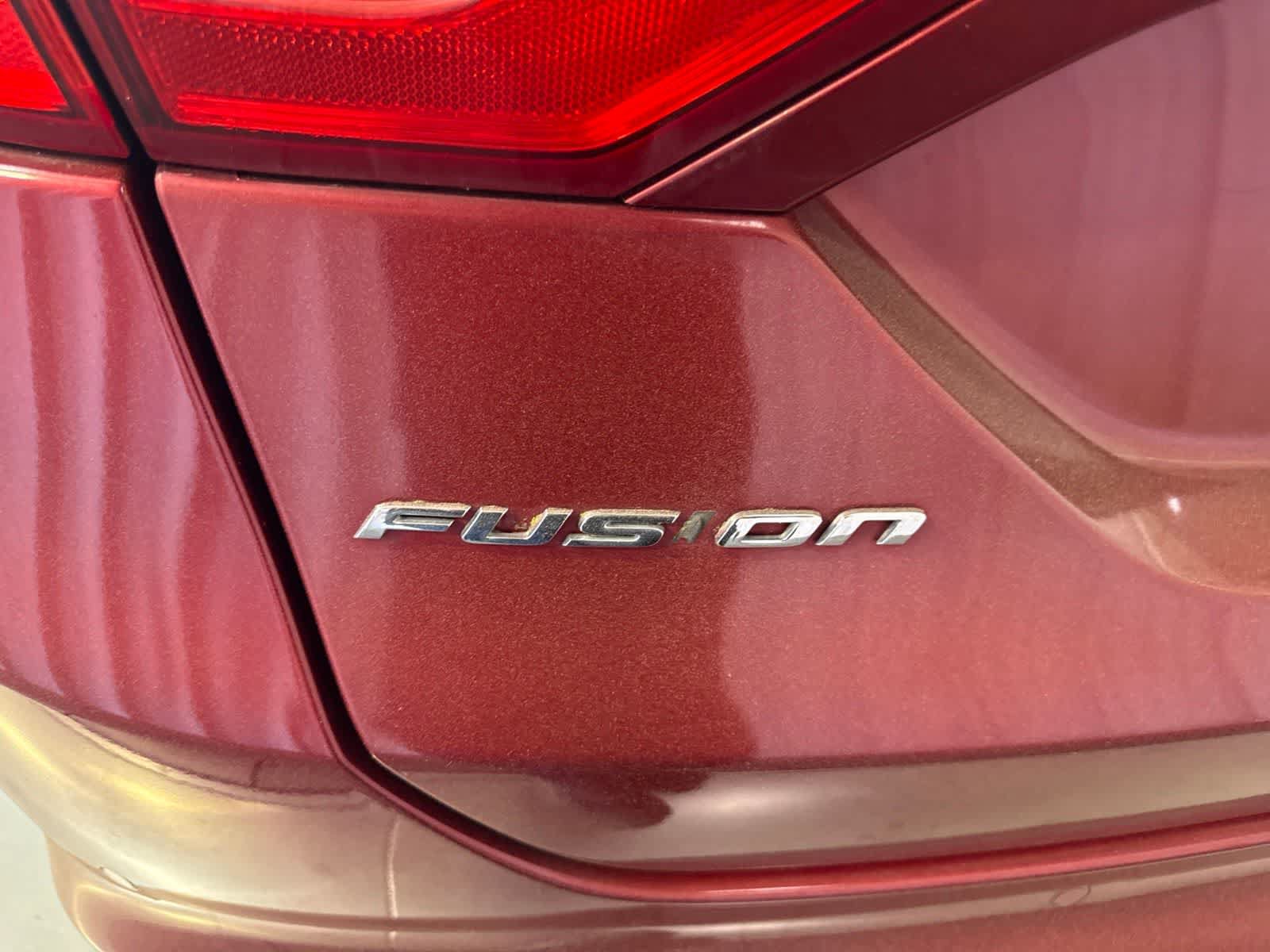 Used 2013 Ford Fusion SE FWD image 13