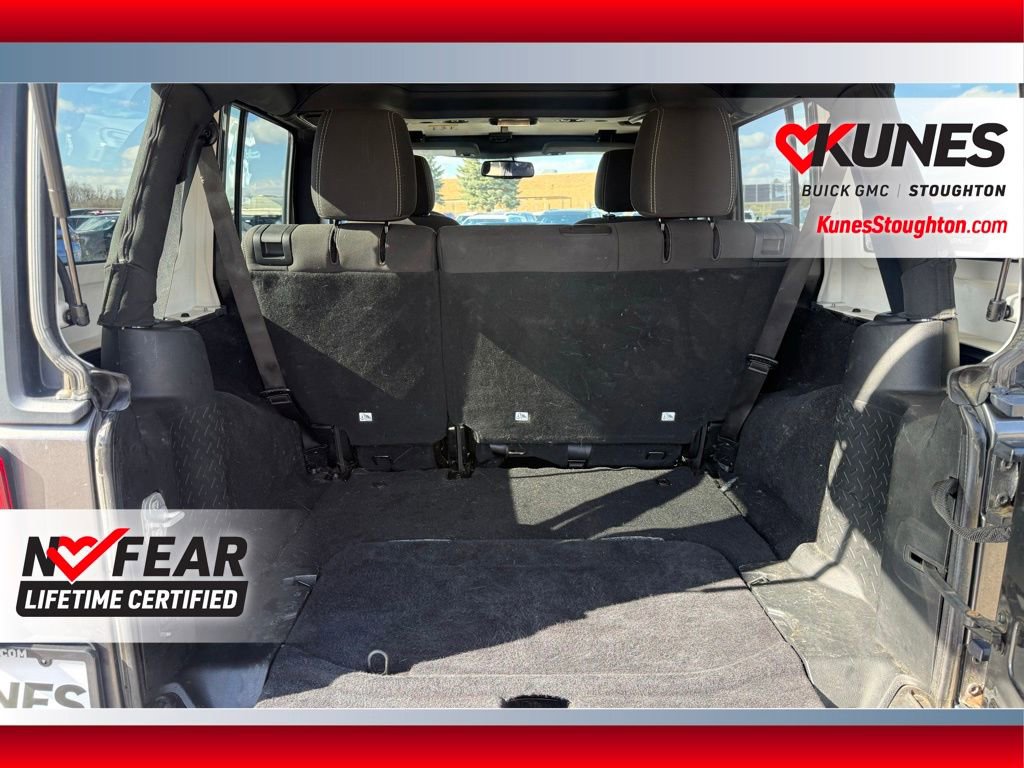 Used 2016 Jeep Wrangler Unlimited Sahara w/ Dual Top Group AWD/4WD image 15