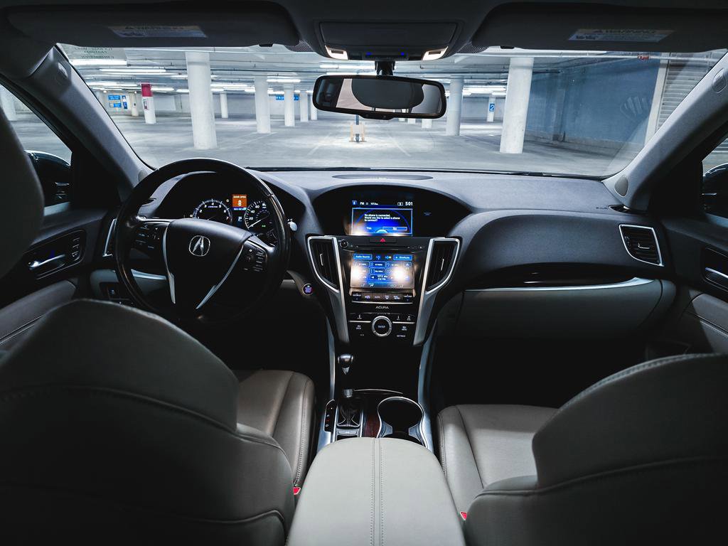 Used 2015 Acura TLX FWD image 3