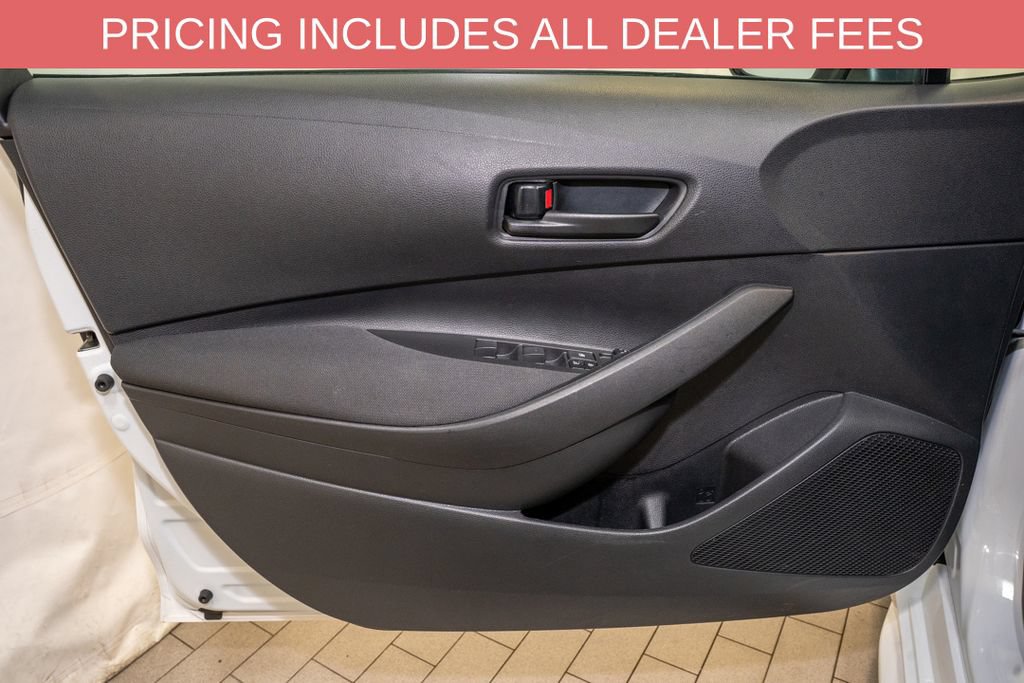 Used 2025 Toyota Corolla LE FWD image 11