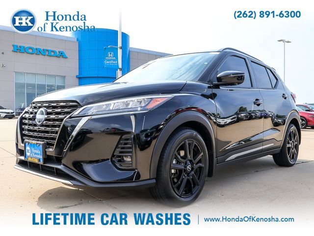 Used 2024 Nissan Kicks SR w/ SR Premium Package FWD image 1