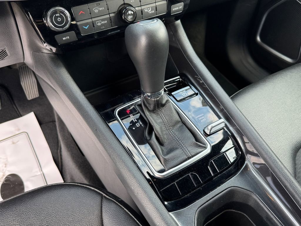 Used 2024 Jeep Compass Latitude image 28