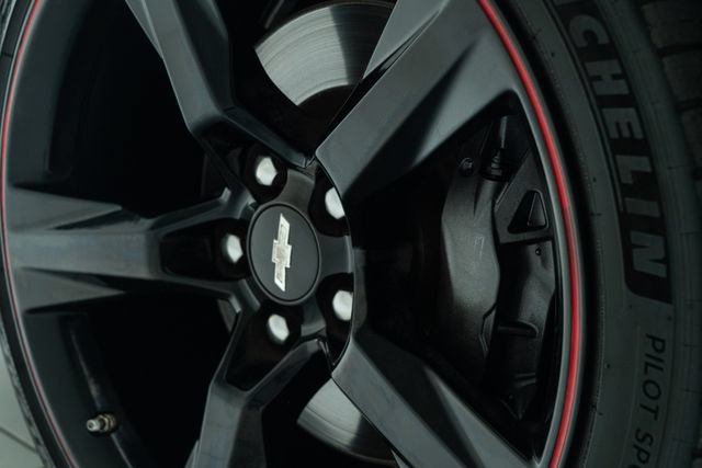 Used 2019 Chevrolet Camaro SS RWD image 22