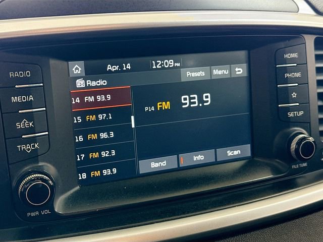 Used 2019 Kia Sorento LX image 15