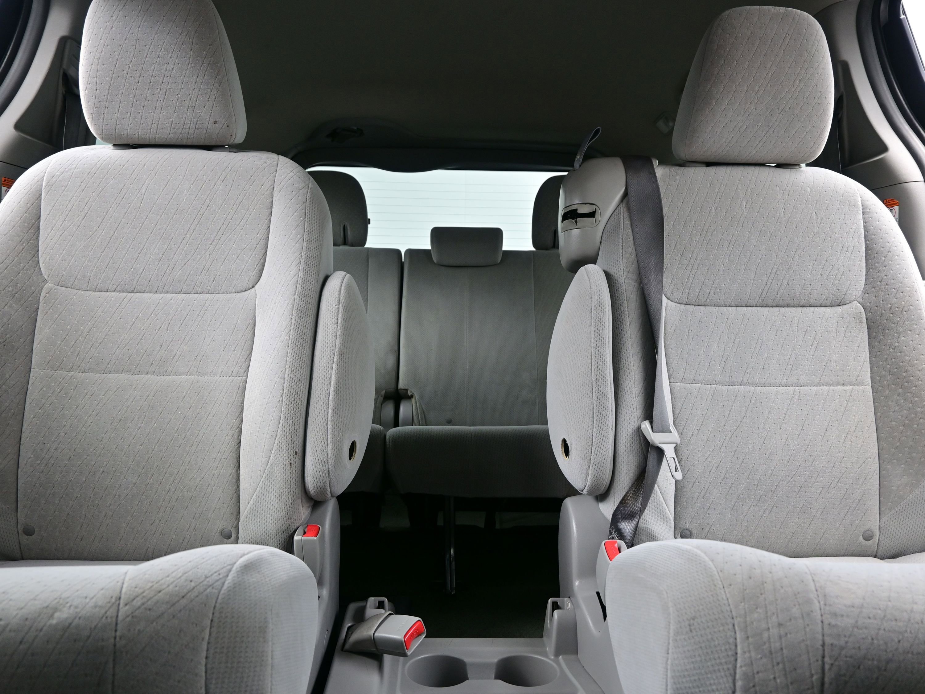 Used 2015 Toyota Sienna LE image 16