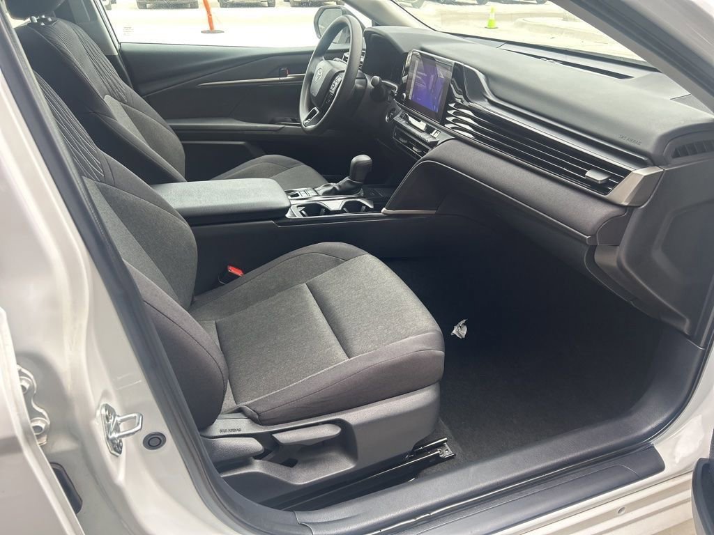 Used 2025 Toyota Camry LE image 17