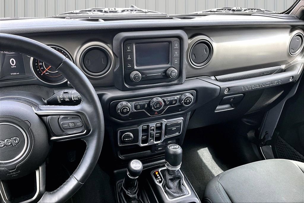 Used 2018 Jeep Wrangler Unlimited Sport S AWD/4WD image 3