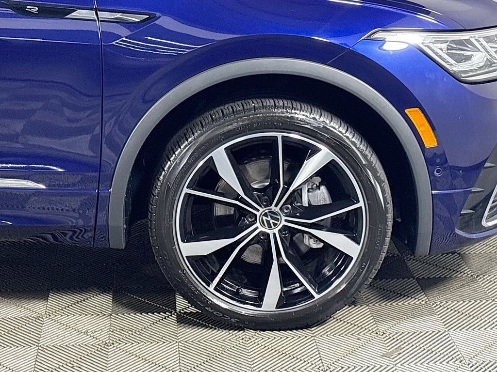 Certified 2024 Volkswagen Tiguan SEL R-Line image 24