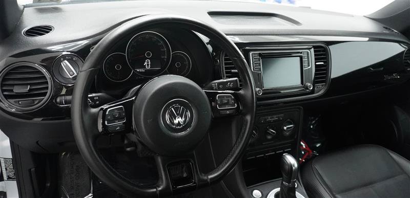 Used 2018 Volkswagen Beetle 2.0T S w/ Style & Comfort Package For S FWD image 11