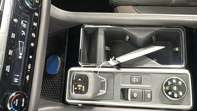 New 2026 Nissan Pathfinder Platinum image 30