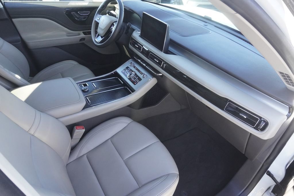 Used 2020 Lincoln Aviator AWD image 22