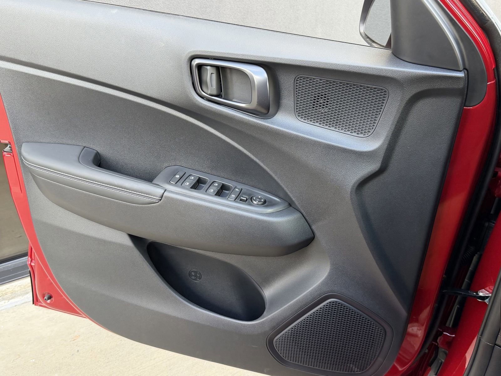 New 2025 Hyundai Venue Limited FWD image 20