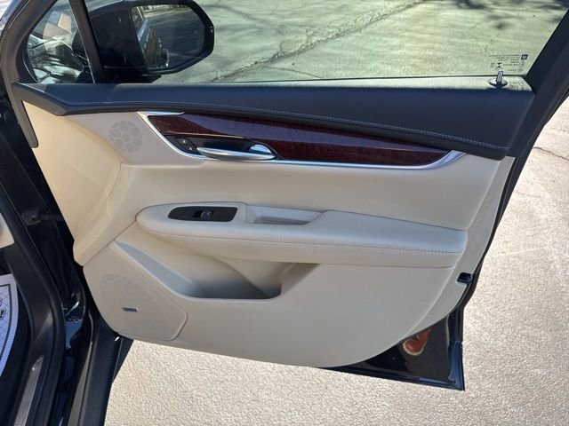 Used 2018 Cadillac XT5 Luxury w/ Driver Awareness Package image 18