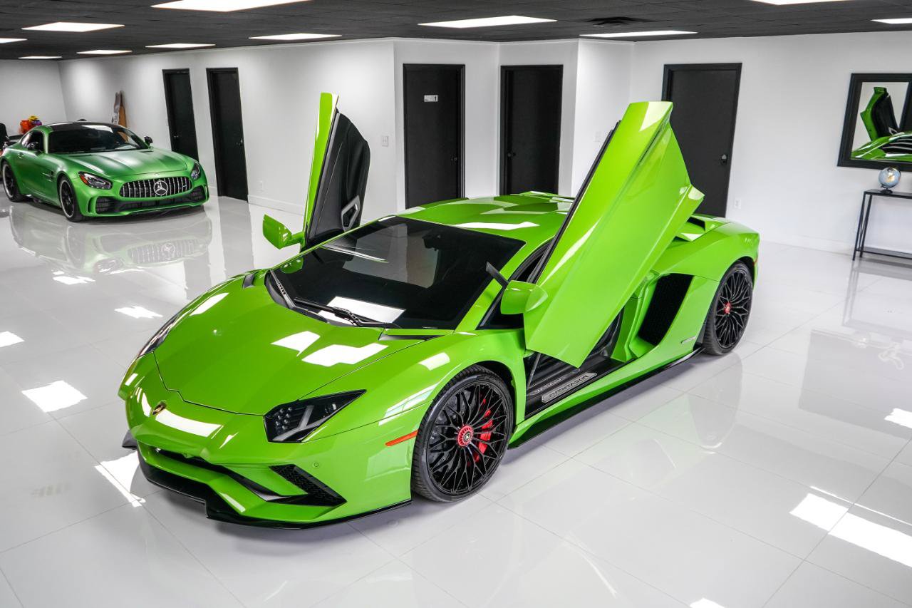 Used 2018 Lamborghini Aventador S AWD/4WD image 1