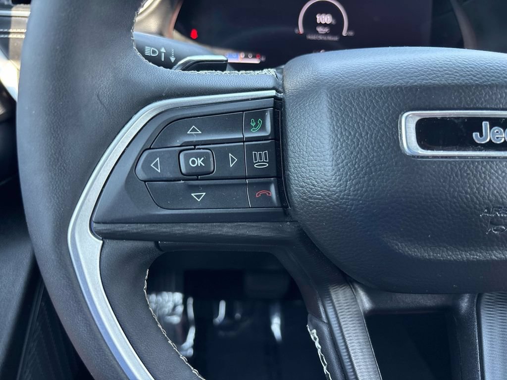 Used 2023 Jeep Grand Cherokee L Laredo AWD/4WD image 21