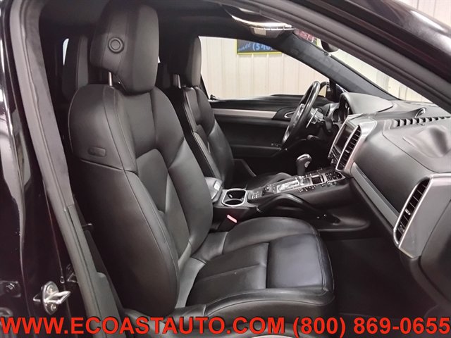 Used 2011 Porsche Cayenne Turbo AWD/4WD image 14