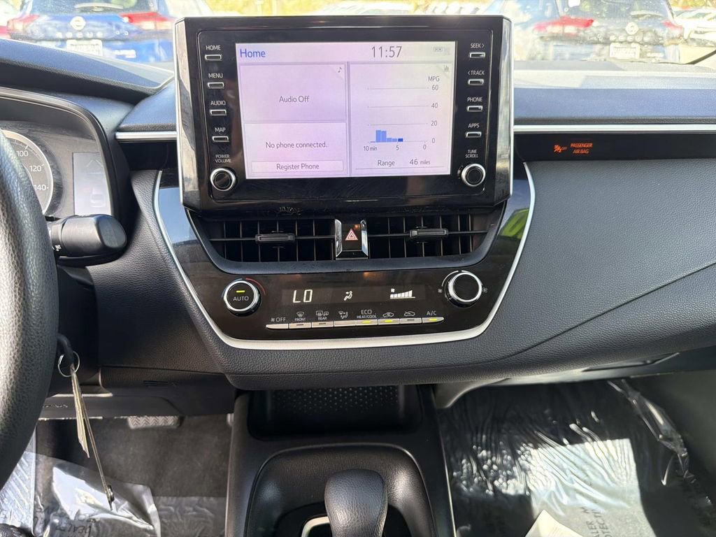 Used 2020 Toyota Corolla LE image 21