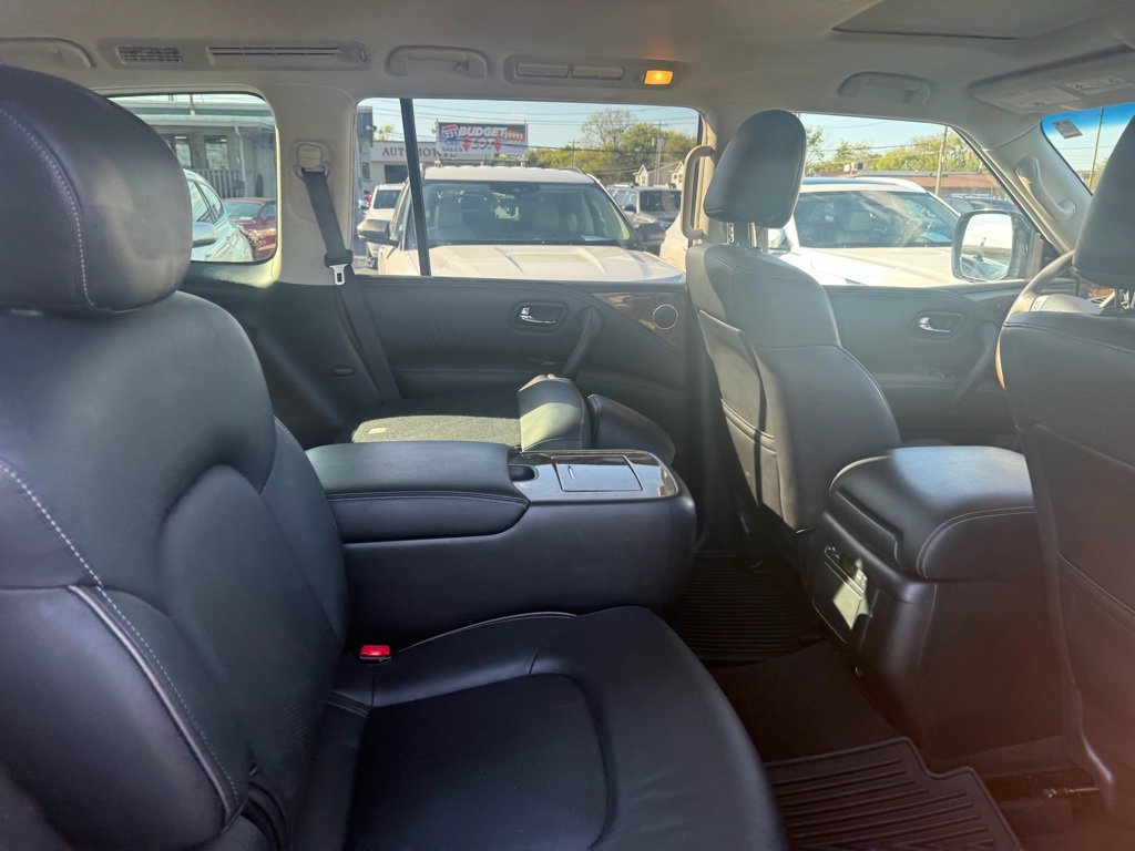 Used 2017 INFINITI QX80 4WD w/ Driver Assistance Package image 16