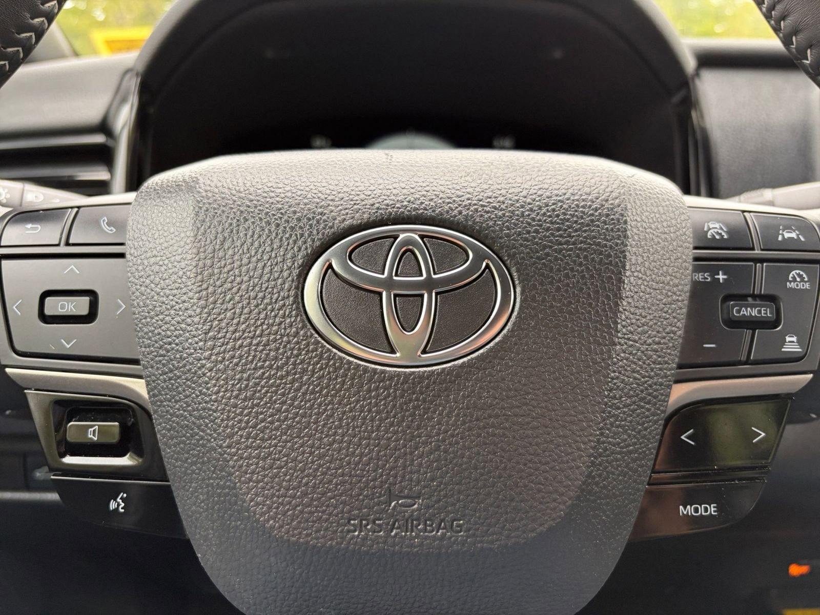 Used 2025 Toyota Camry SE FWD image 28