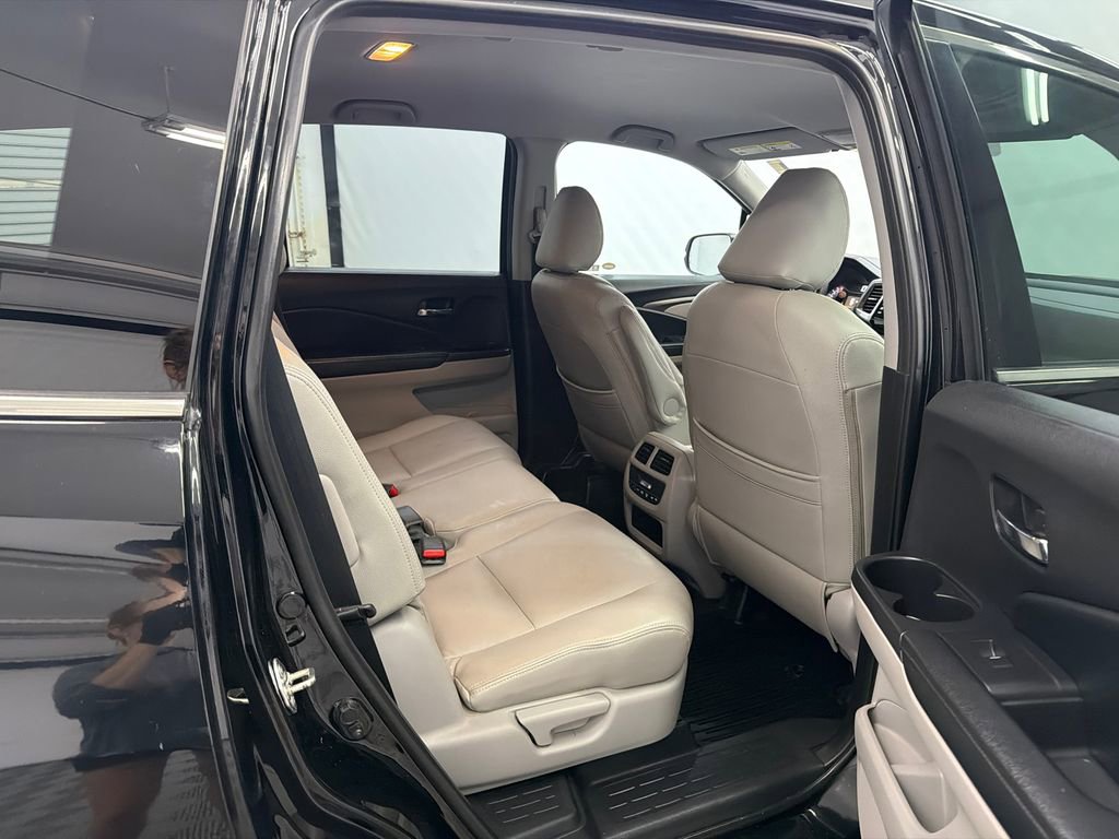 Used 2018 Honda Pilot EX image 16