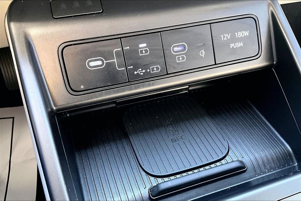 Used 2024 Hyundai Kona Limited image 32
