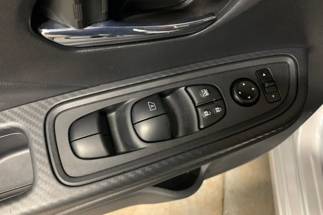 Used 2025 Nissan Versa SV FWD image 12