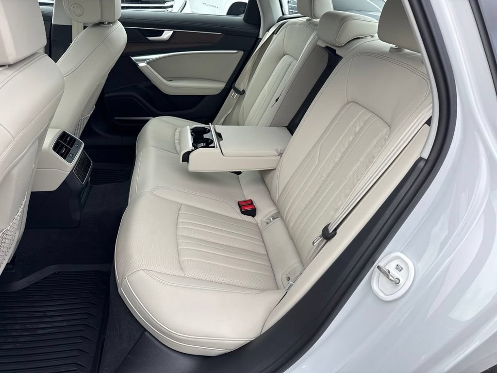 Used 2025 Audi A6 Premium Plus w/ Premium Plus Package AWD/4WD image 6