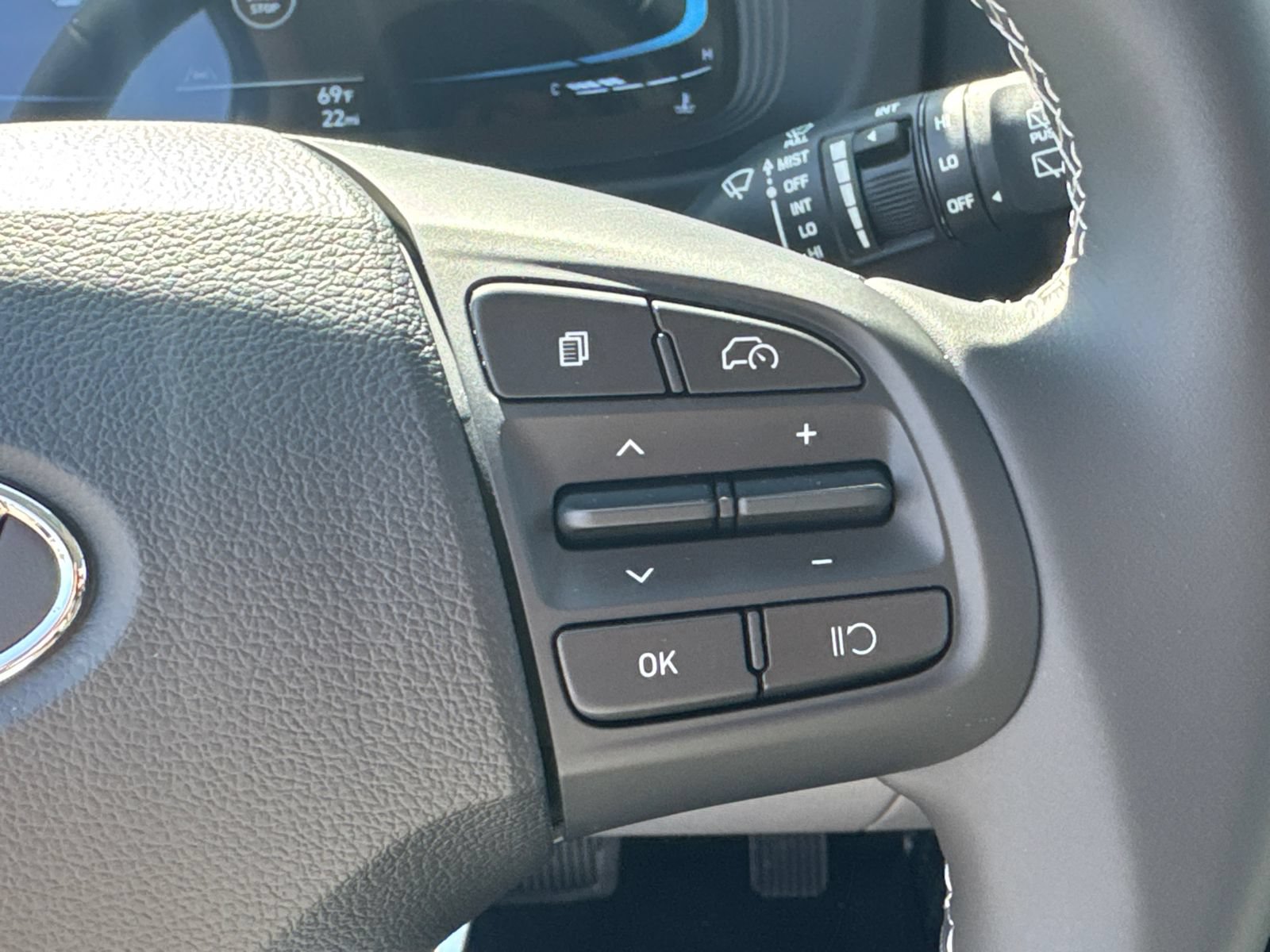 New 2026 Hyundai Venue SEL FWD image 27