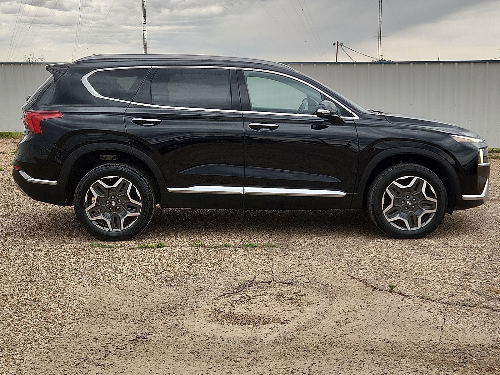 Used 2023 Hyundai Santa Fe Limited AWD/4WD image 5