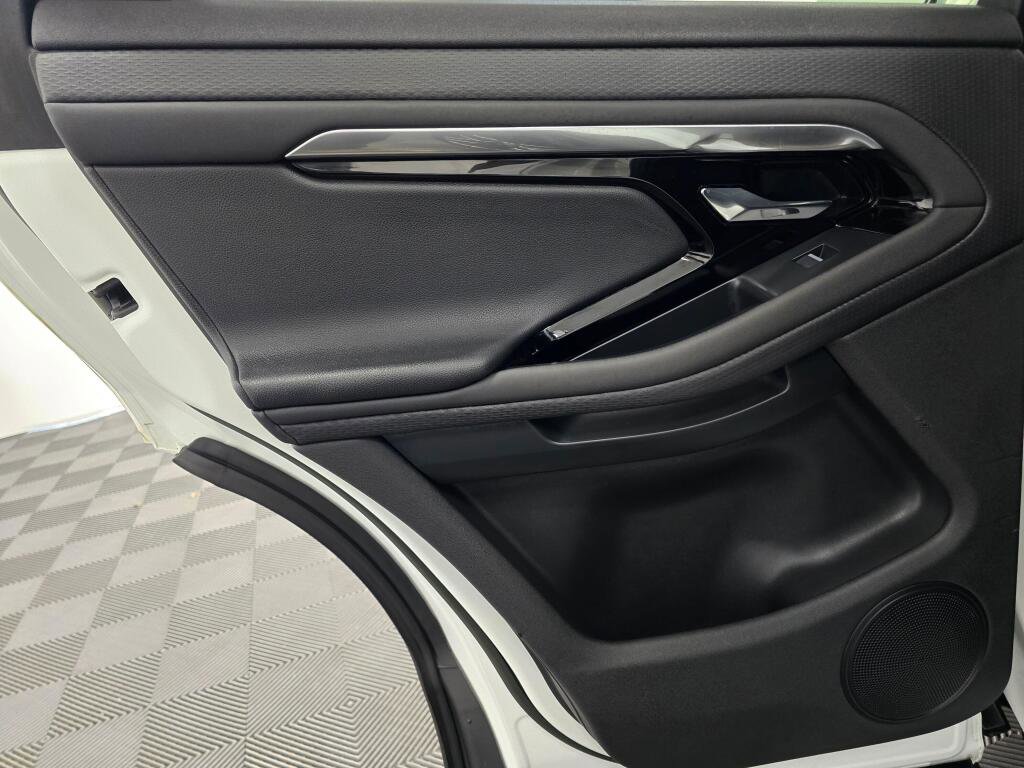 Used 2023 Land Rover Range Rover Evoque S image 19