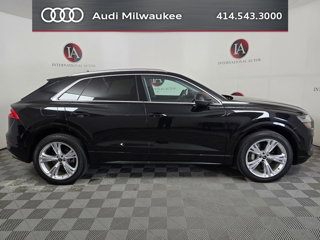 Used 2023 Audi Q8 Premium w/ Convenience Package AWD/4WD image 3