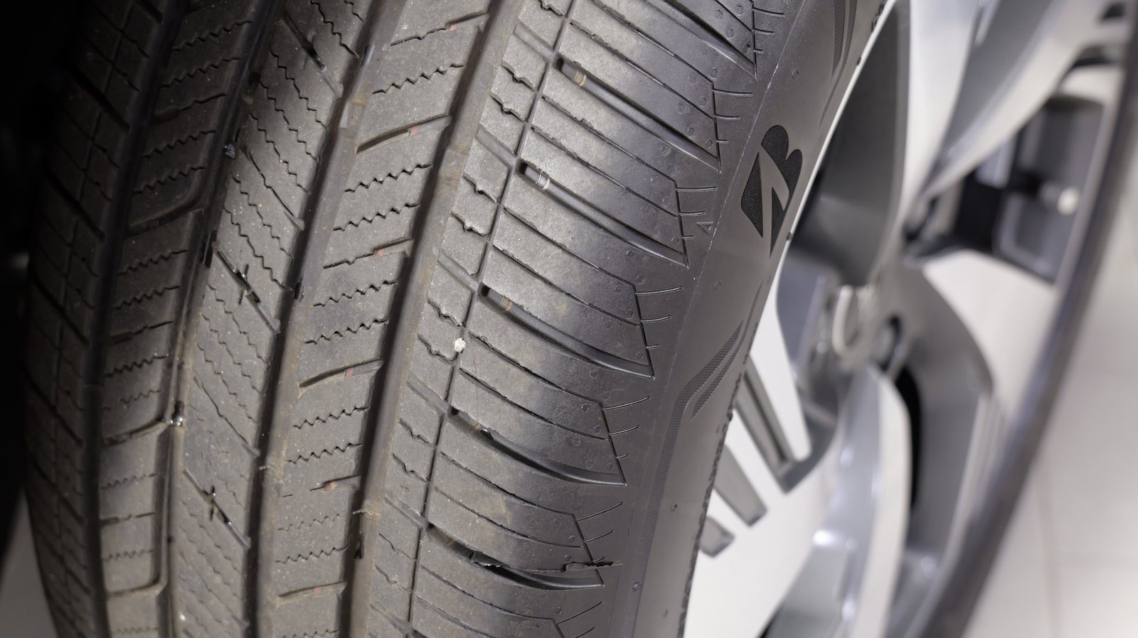 Used 2025 Audi Q6 e-tron Premium image 68