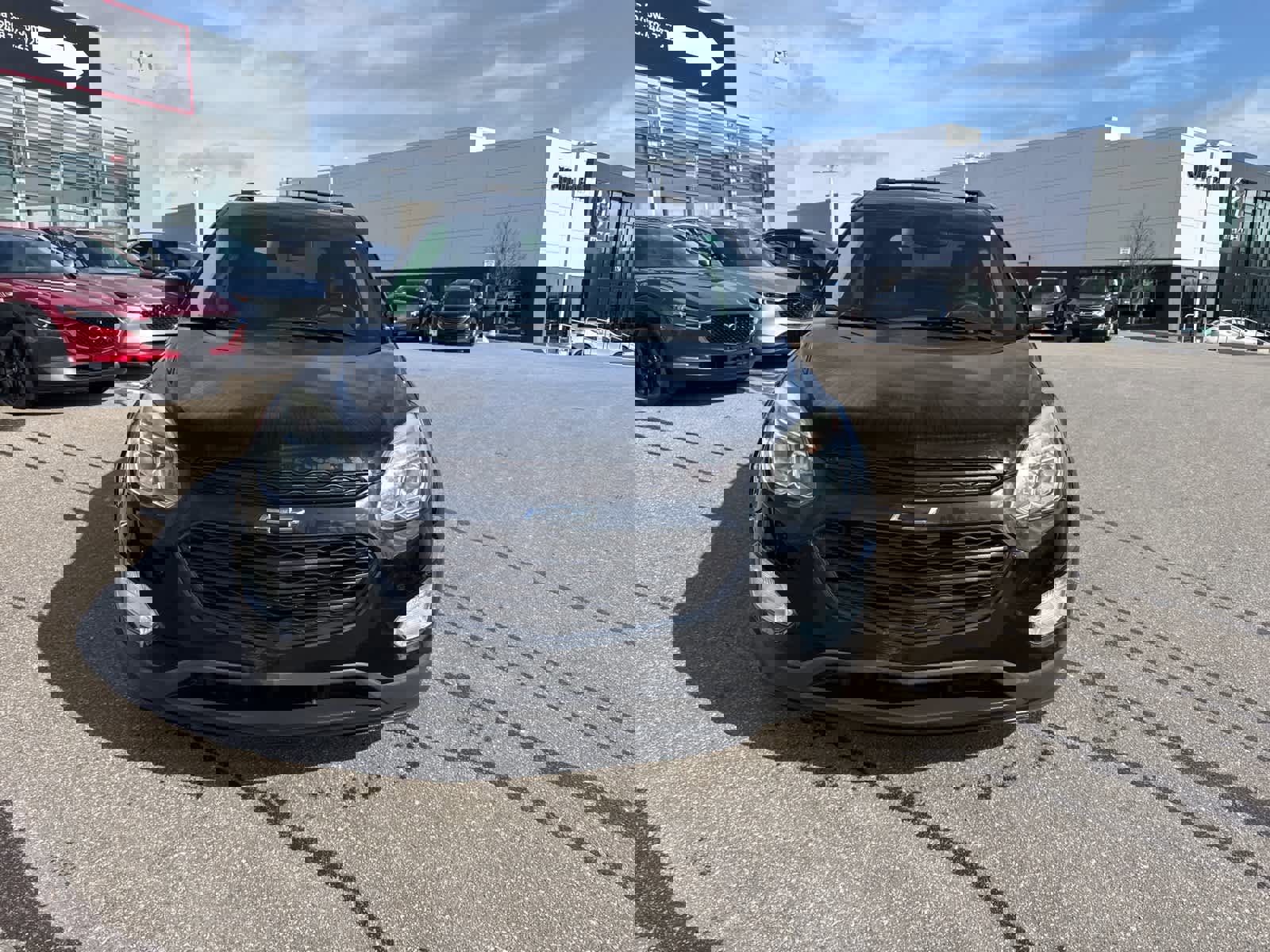 Used 2017 Chevrolet Equinox LT image 2