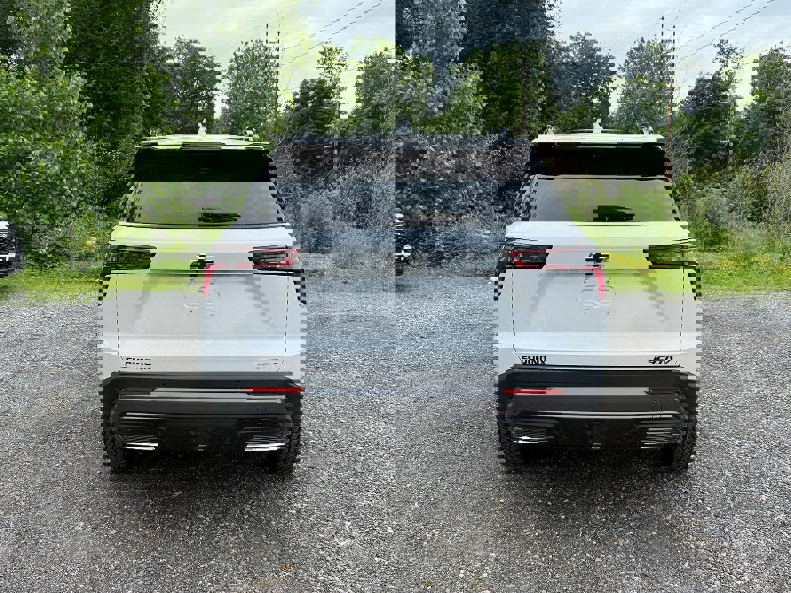 New 2025 Chevrolet Equinox ACTIV w/ Safety and Technology Package image 19